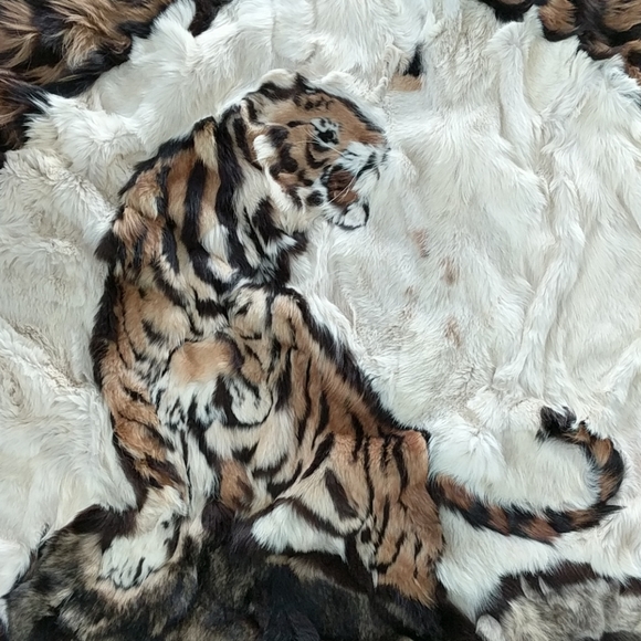 **SOLD** FUR Tiger Rug Wall Decor Black Brown - Picture 2 of 8